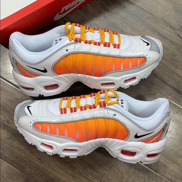 NIKE AIR MAX TAILWIND IV NRG - Picture 7 of 16